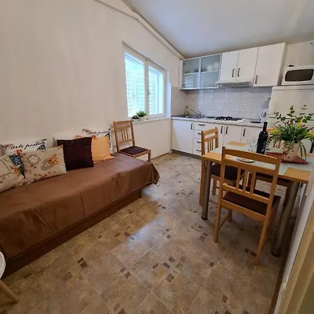 Olga 2 Apartment Makarska