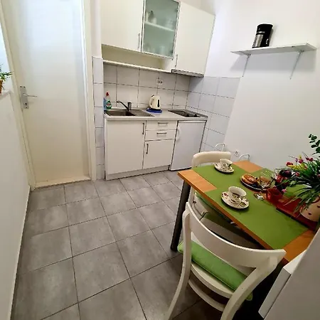 Olga 2 Apartment *