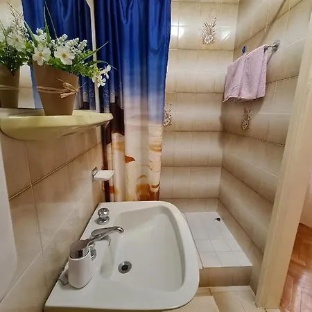 Olga 2 Apartment *