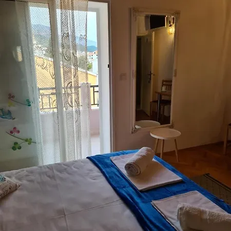 Olga 2 * Makarska
