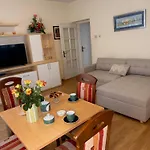 Olga 2 Apartment Makarska