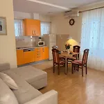 Olga 2 Apartment Makarska