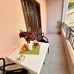 Apartment Olga 2 Makarska
