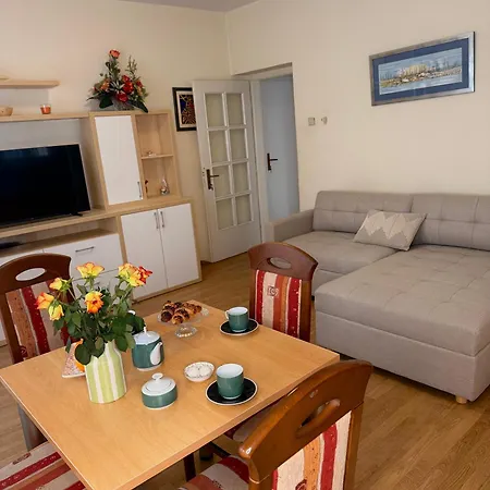 Olga 2 Appartement Makarska