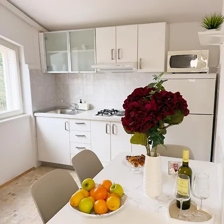 Appartement Olga 2 Makarska